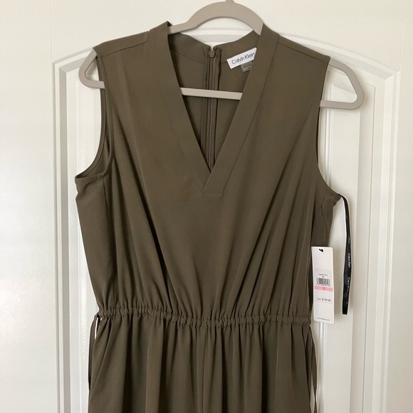 NWT Calvin Klein Sleeveless V-Neck Cinched Waist Pocketed Crop Wide Leg … - Picture 5 of 8